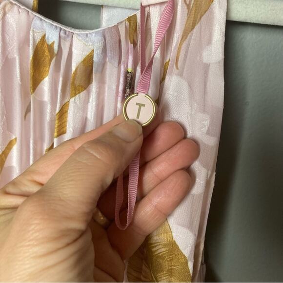 Ted Baker maxi dress size 8 Harpah Floral NWT pastel pleated gold chain straps - Picture 12 of 14